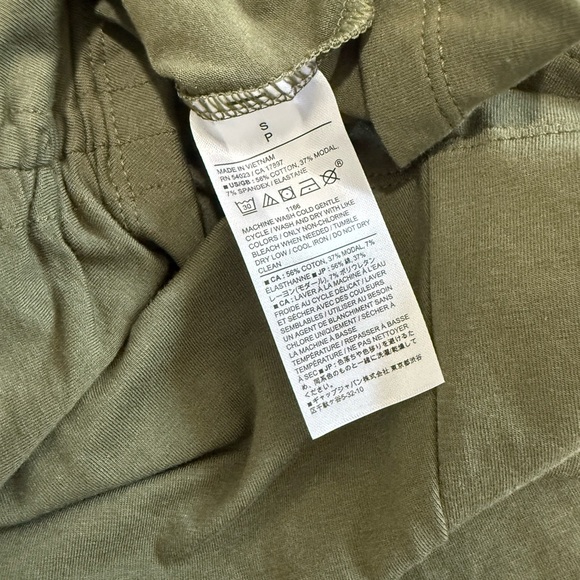 Banana Republic NWT Ruched Long Sleeve Puff Sleeve Top - Picture 3 of 3